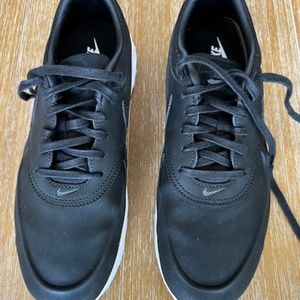 EUC WOMEN'S BLACK NIKE AIR MAX THEA Vegan leather look 9.5